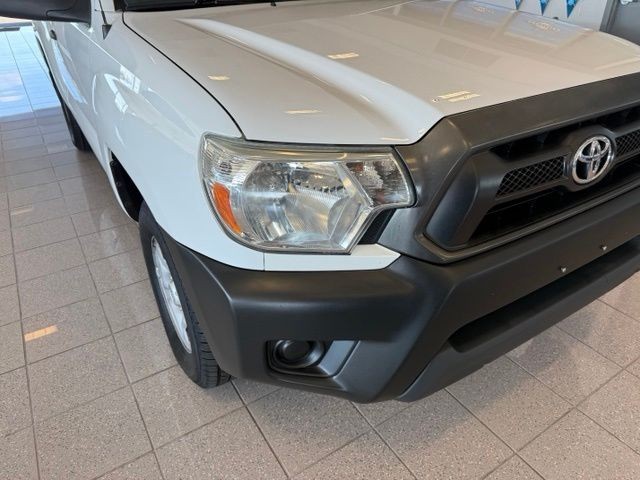 Toyota Tacoma Vehicle Full-screen Gallery Image 09