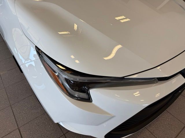 Toyota Corolla Vehicle Full-screen Gallery Image 11