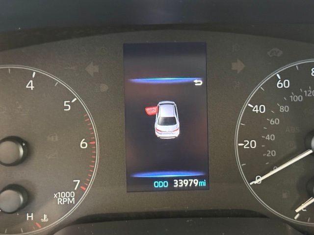 Toyota Corolla Vehicle Full-screen Gallery Image 14