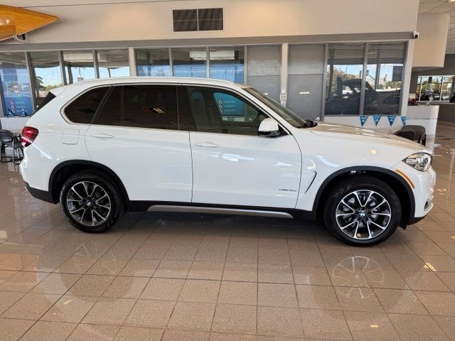 BMW X5 Vehicle Full-screen Gallery Image 04