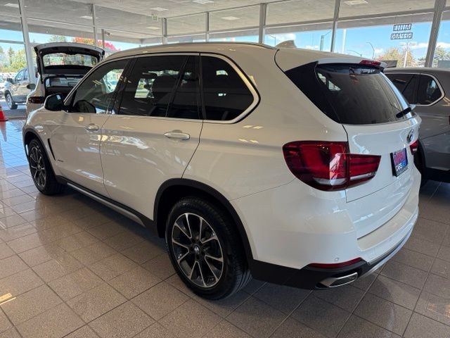 BMW X5 Vehicle Full-screen Gallery Image 07
