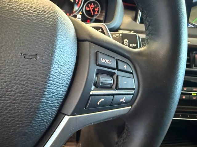 BMW X5 Vehicle Full-screen Gallery Image 20