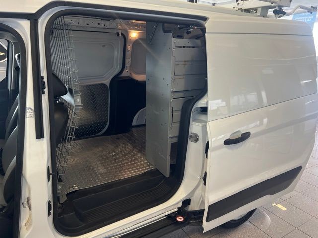 Ford Transit Connect Van Vehicle Full-screen Gallery Image 18
