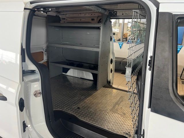 Ford Transit Connect Van Vehicle Full-screen Gallery Image 19