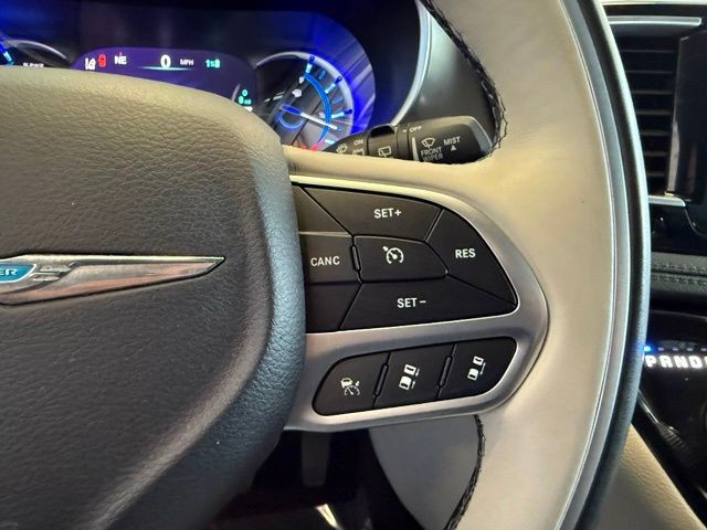 Chrysler Pacifica Vehicle Full-screen Gallery Image 19