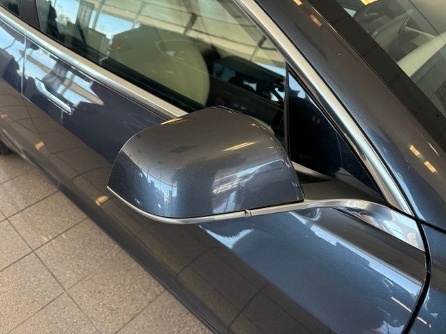 Tesla Model 3 Vehicle Full-screen Gallery Image 14