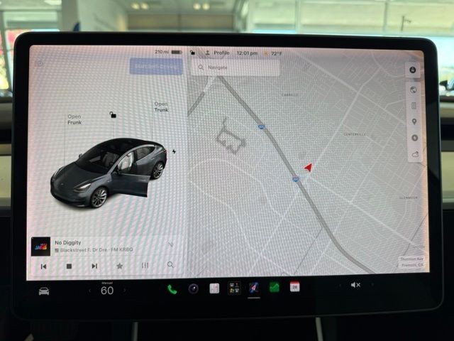 Tesla Model 3 Vehicle Full-screen Gallery Image 15
