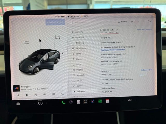 Tesla Model 3 Vehicle Full-screen Gallery Image 16