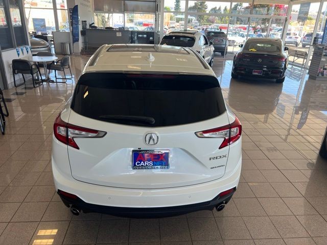 Acura RDX Vehicle Full-screen Gallery Image 11