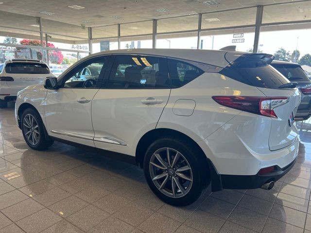 Acura RDX Vehicle Full-screen Gallery Image 14