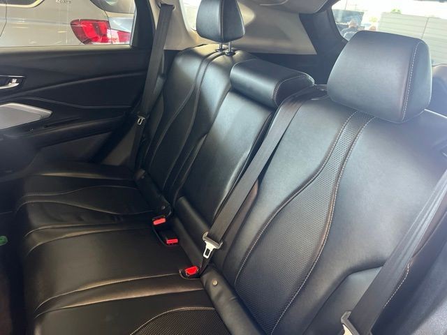 Acura RDX Vehicle Full-screen Gallery Image 20