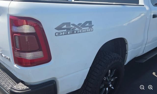 Ram 1500 Vehicle Full-screen Gallery Image 02