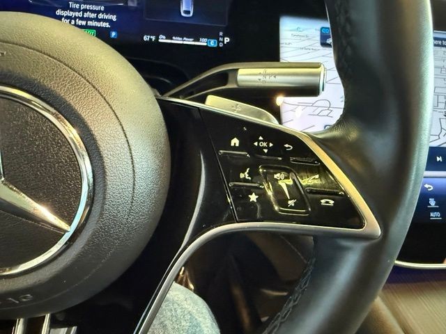 Mercedes-Benz EQS Vehicle Full-screen Gallery Image 15