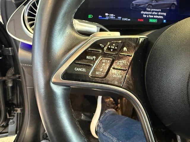 Mercedes-Benz EQS Vehicle Full-screen Gallery Image 16