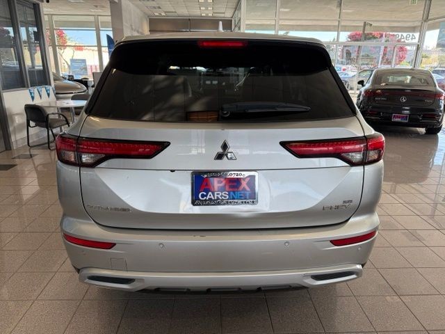 Mitsubishi Outlander PHEV Vehicle Full-screen Gallery Image 06