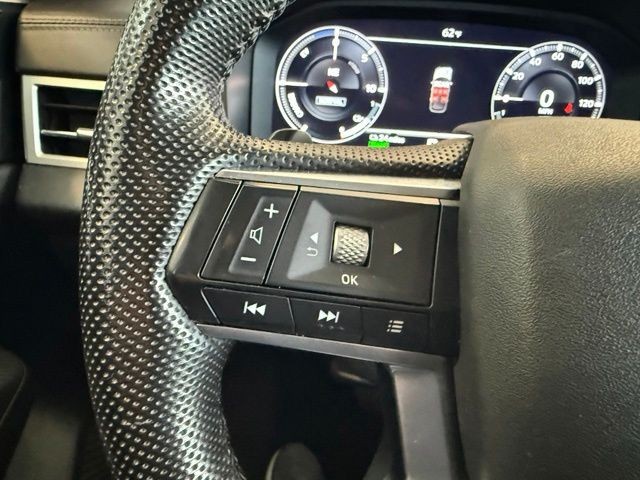 Mitsubishi Outlander PHEV Vehicle Full-screen Gallery Image 19