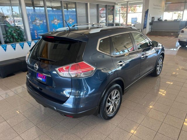 Nissan Rogue Vehicle Full-screen Gallery Image 10