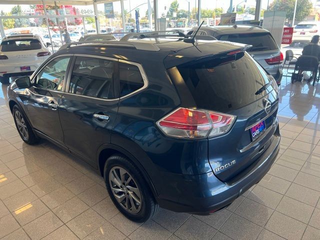 Nissan Rogue Vehicle Full-screen Gallery Image 13