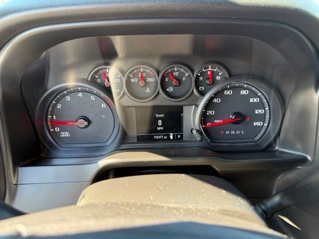 Chevrolet Silverado 1500 Vehicle Full-screen Gallery Image 15
