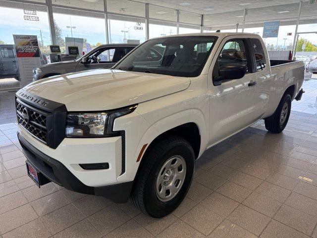 Nissan Frontier Vehicle Full-screen Gallery Image 07