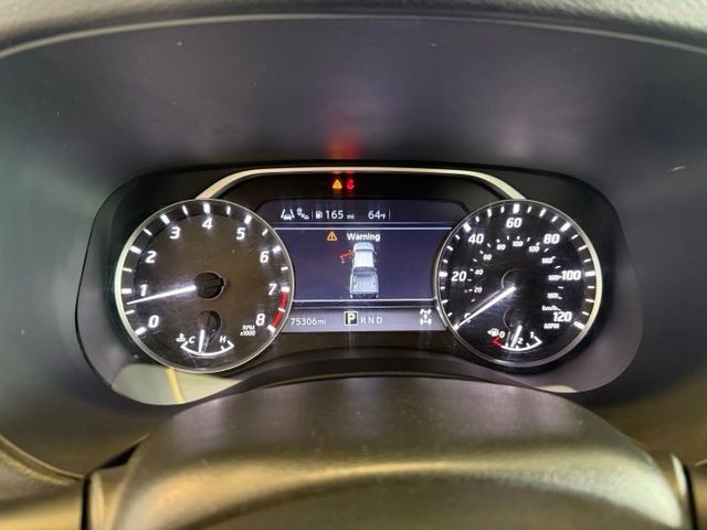 Nissan Frontier Vehicle Full-screen Gallery Image 14