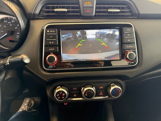 Nissan Versa Sedan Vehicle Full-screen Gallery Image 17