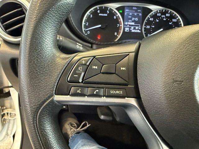 Nissan Versa Sedan Vehicle Full-screen Gallery Image 20