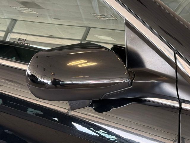 Honda CR-V Vehicle Full-screen Gallery Image 13