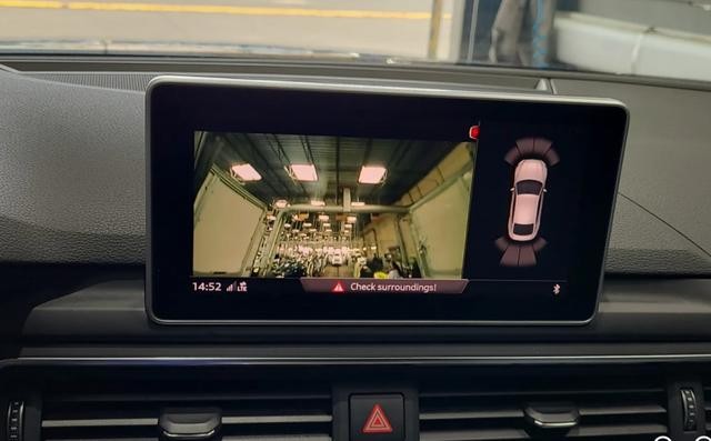 Audi A5 Sportback Vehicle Full-screen Gallery Image 08