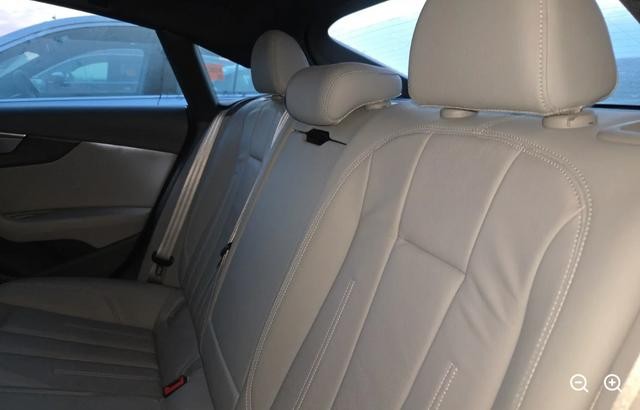 Audi A5 Sportback Vehicle Full-screen Gallery Image 11
