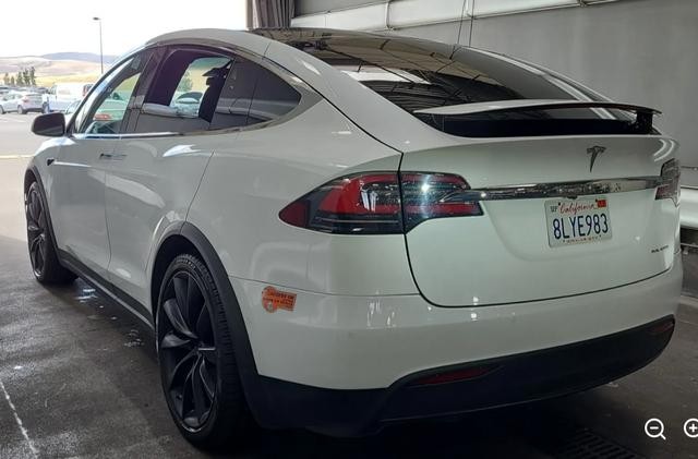 Tesla Model X Vehicle Full-screen Gallery Image 02