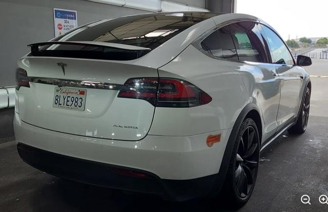 Tesla Model X Vehicle Full-screen Gallery Image 03