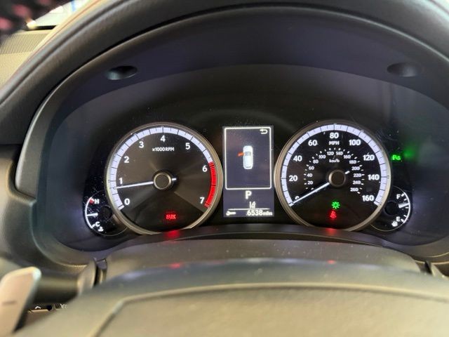 Lexus NX Vehicle Full-screen Gallery Image 14