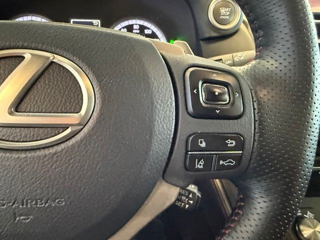 Lexus NX Vehicle Full-screen Gallery Image 19