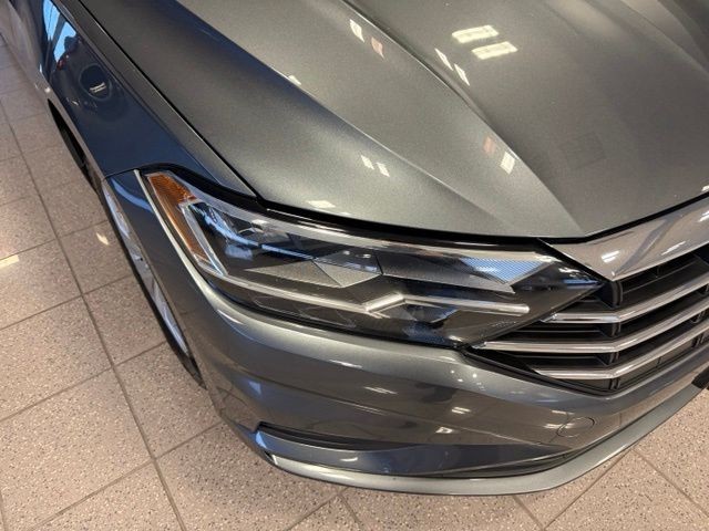 Volkswagen Jetta Vehicle Full-screen Gallery Image 10