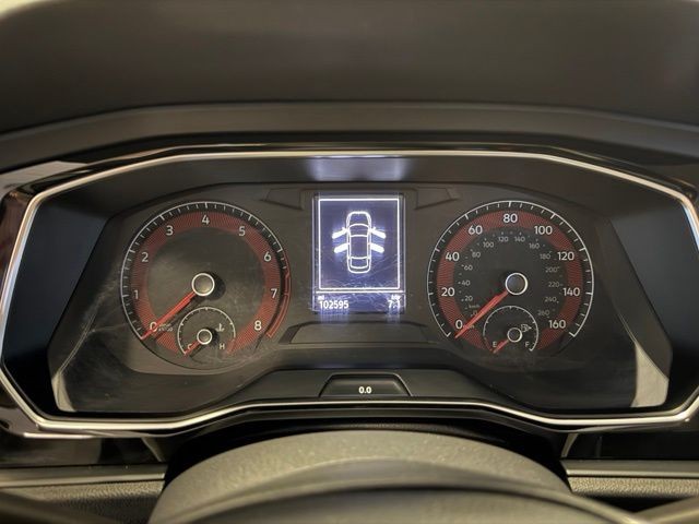 Volkswagen Jetta Vehicle Full-screen Gallery Image 14