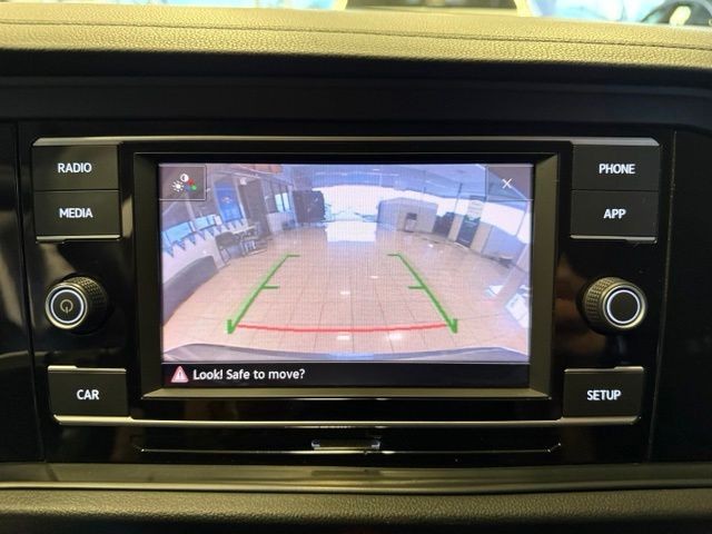 Volkswagen Jetta Vehicle Full-screen Gallery Image 15