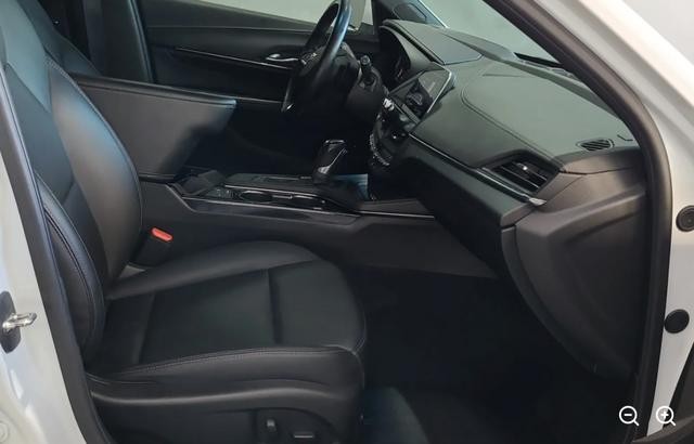 Cadillac CT4 Vehicle Full-screen Gallery Image 08