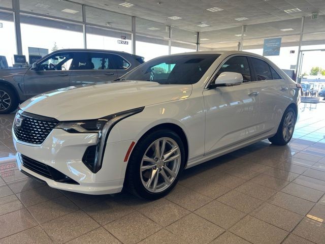 Cadillac CT4 Vehicle Full-screen Gallery Image 10