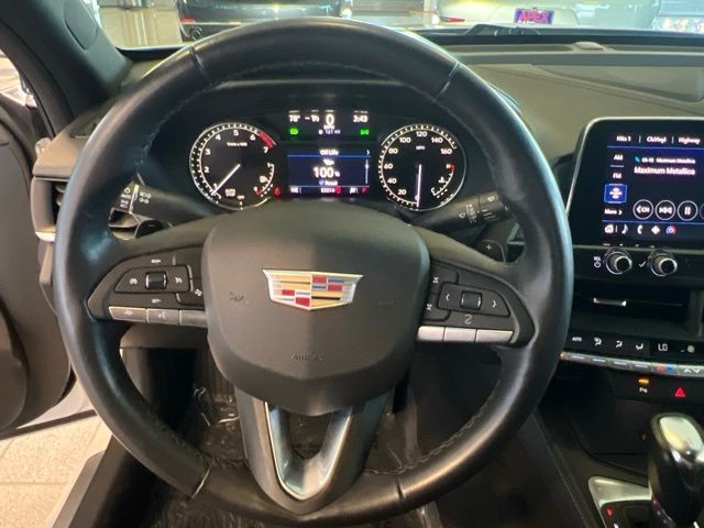 Cadillac CT4 Vehicle Full-screen Gallery Image 16