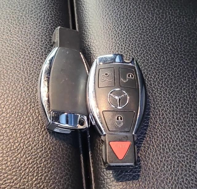 Mercedes-Benz CLA Vehicle Full-screen Gallery Image 06