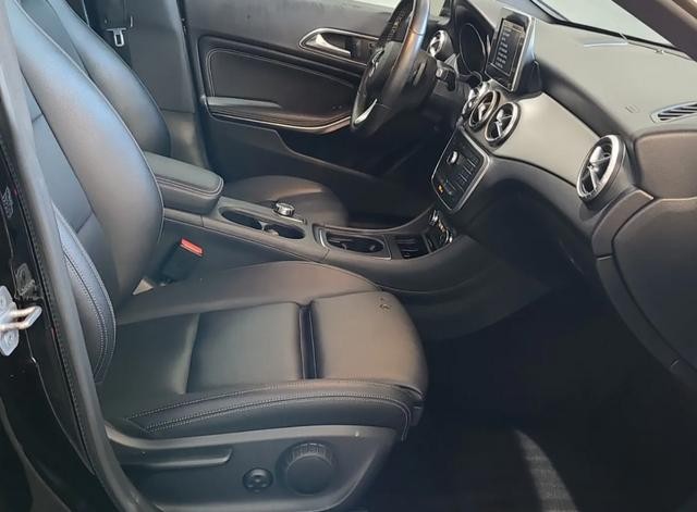 Mercedes-Benz CLA Vehicle Full-screen Gallery Image 07