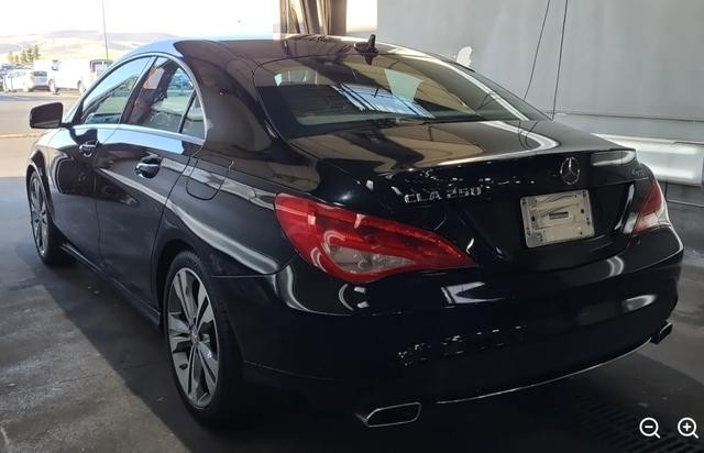 Mercedes-Benz CLA Vehicle Full-screen Gallery Image 08