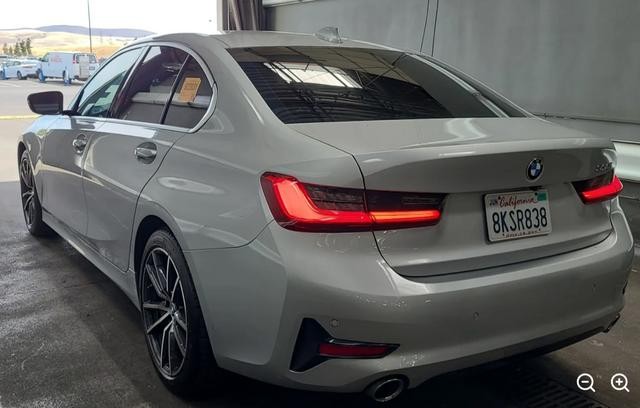 BMW 3 Series Vehicle Full-screen Gallery Image 02