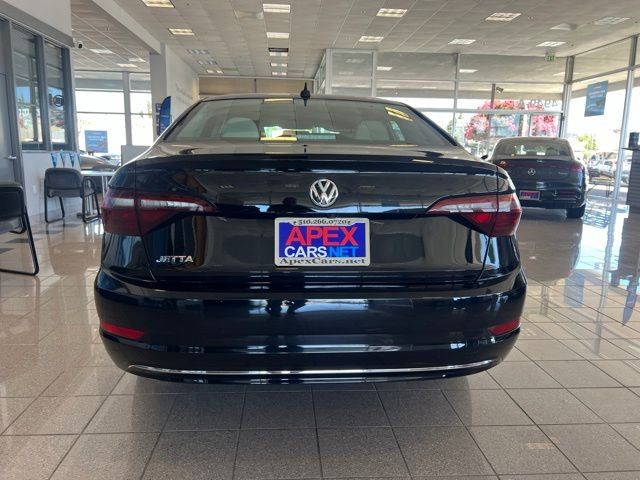 Volkswagen Jetta Vehicle Full-screen Gallery Image 11