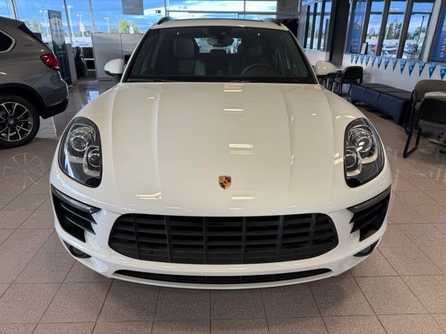 Porsche Macan Vehicle Full-screen Gallery Image 08