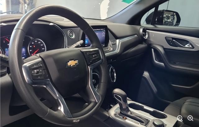 Chevrolet Blazer Vehicle Full-screen Gallery Image 04