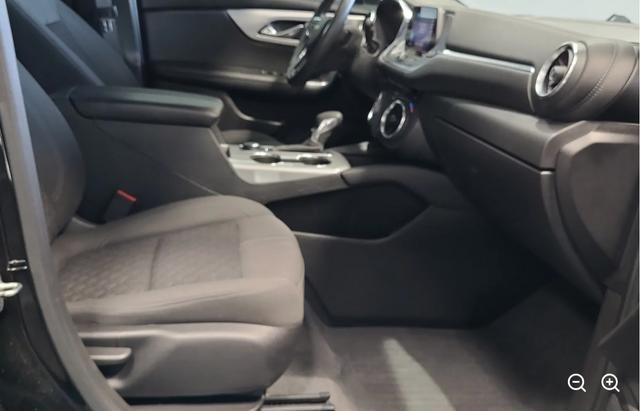 Chevrolet Blazer Vehicle Full-screen Gallery Image 05