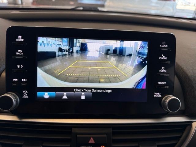 Honda Accord Sedan Vehicle Full-screen Gallery Image 14