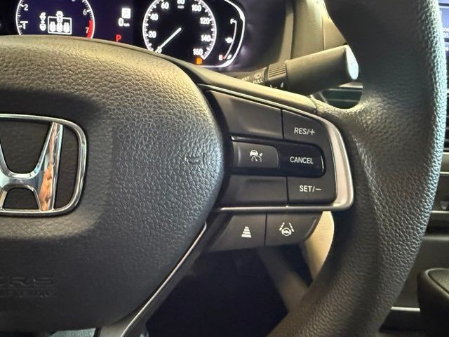 Honda Accord Sedan Vehicle Full-screen Gallery Image 17